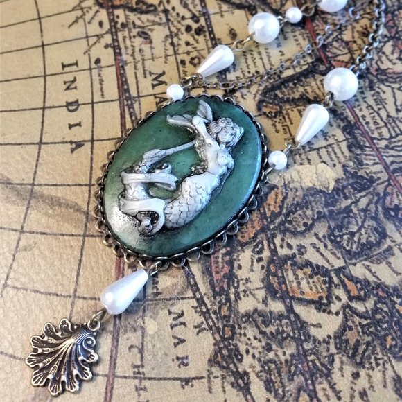 HANDMADE The Perfect Victorian Mermaid's Necklace - Picture 3 of 4